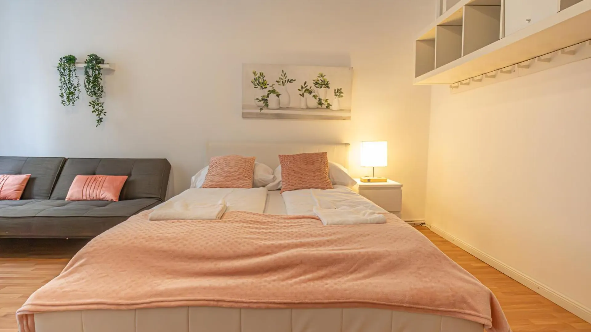 Elegant 2Br City Retreat Prime Central Location Vienna