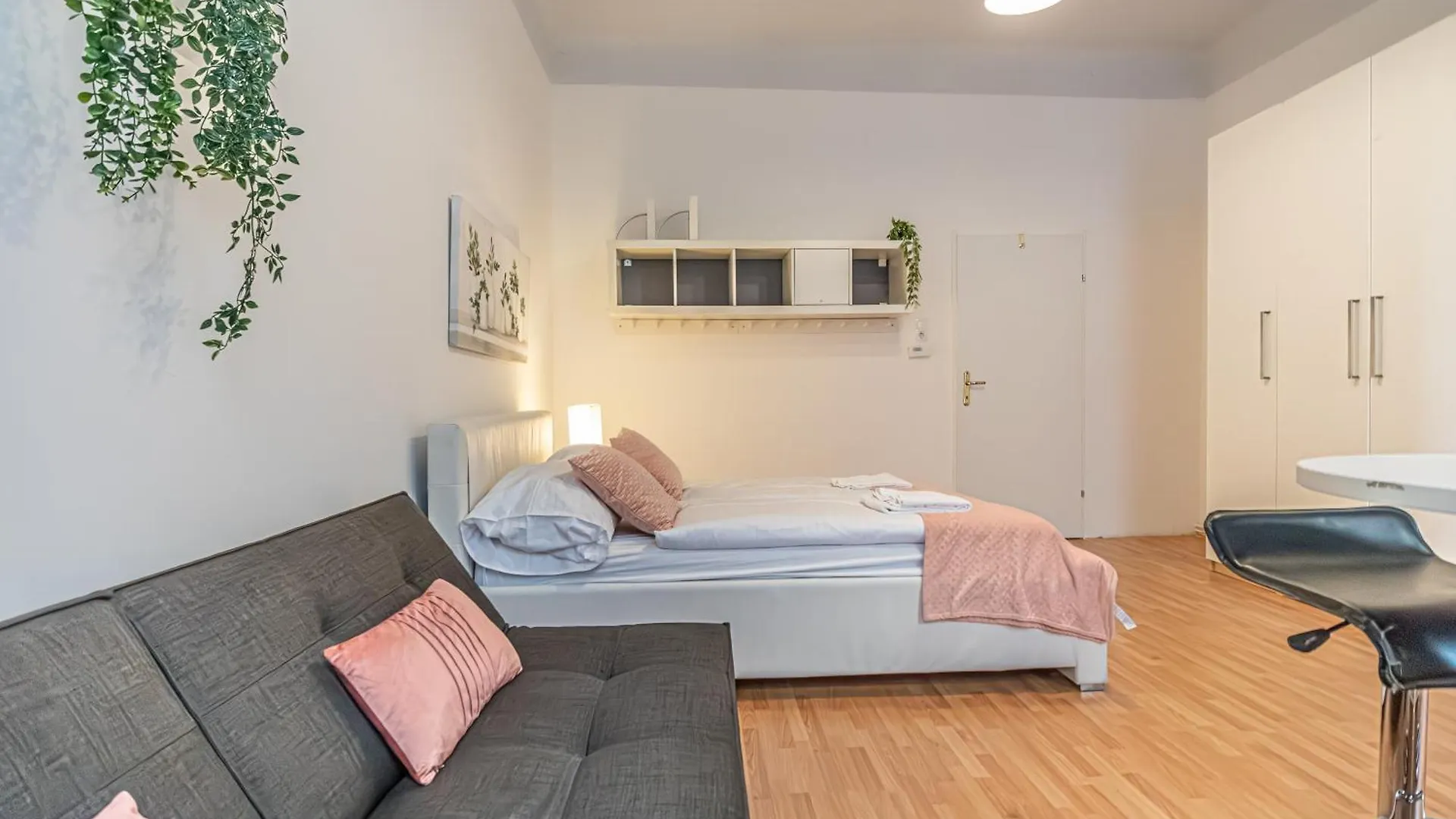 Elegant 2Br City Retreat Prime Central Location Vienna 0*,
