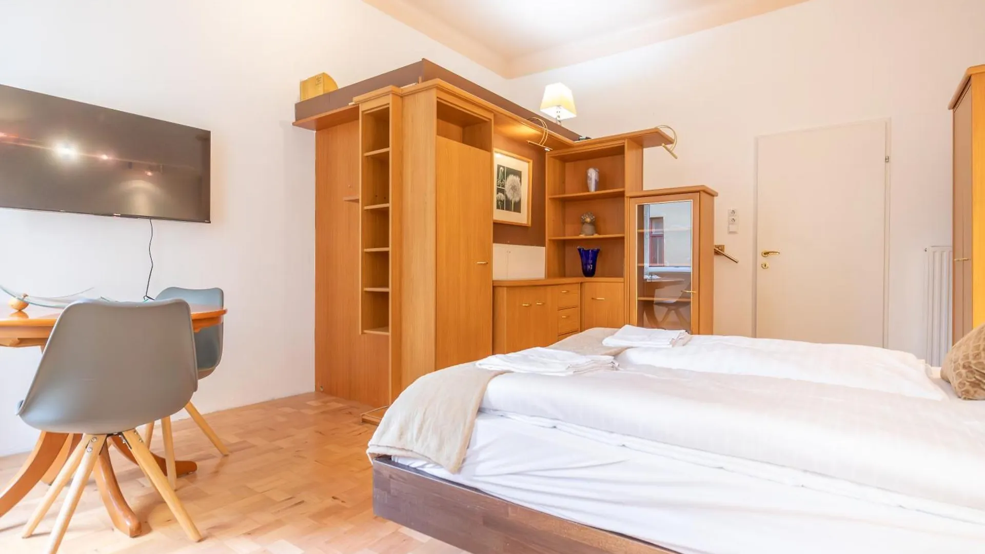 Apartment Elegant 2Br City Retreat Prime Central Location Vienna Austria